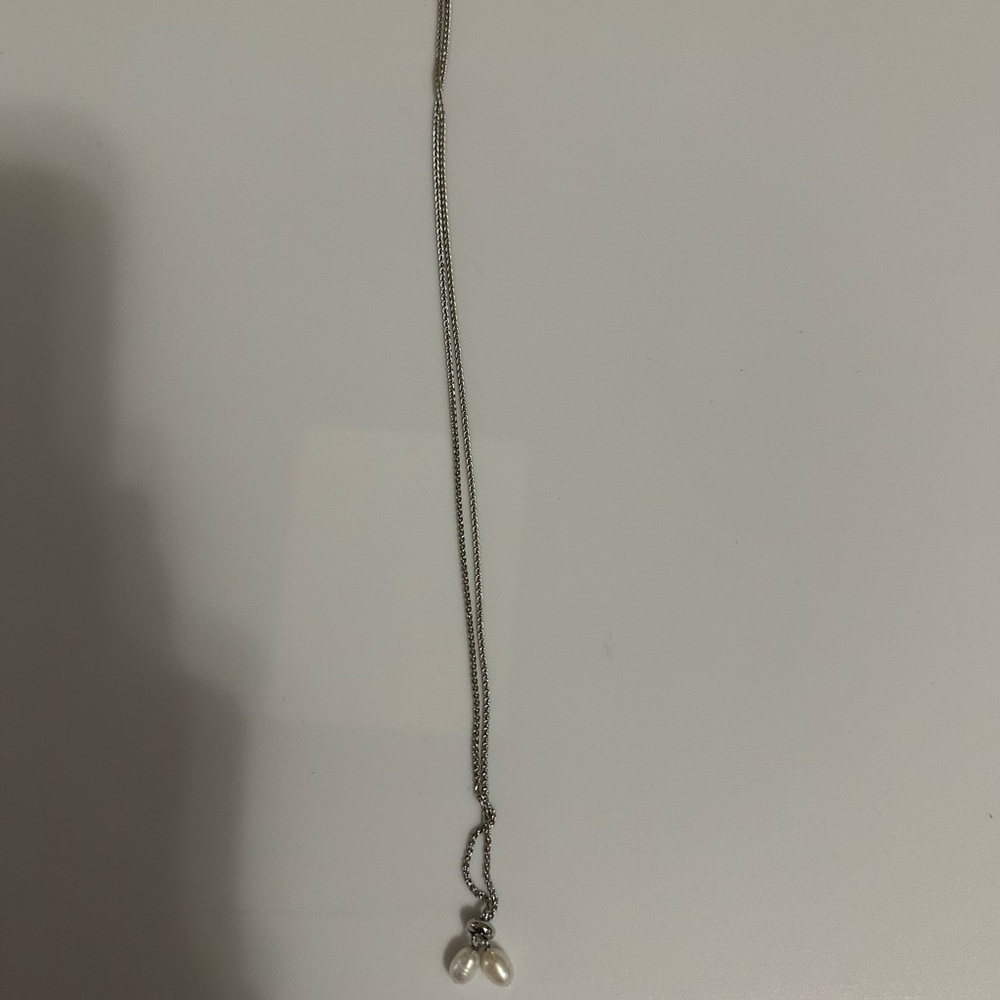 Pearl Bowlero Necklace EUC